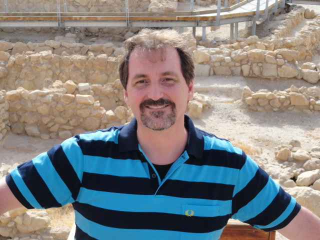 Douglas, 54, Dubai, United Arab Emirates