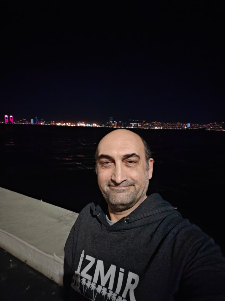 Selam, 47, Izmir, Turkey