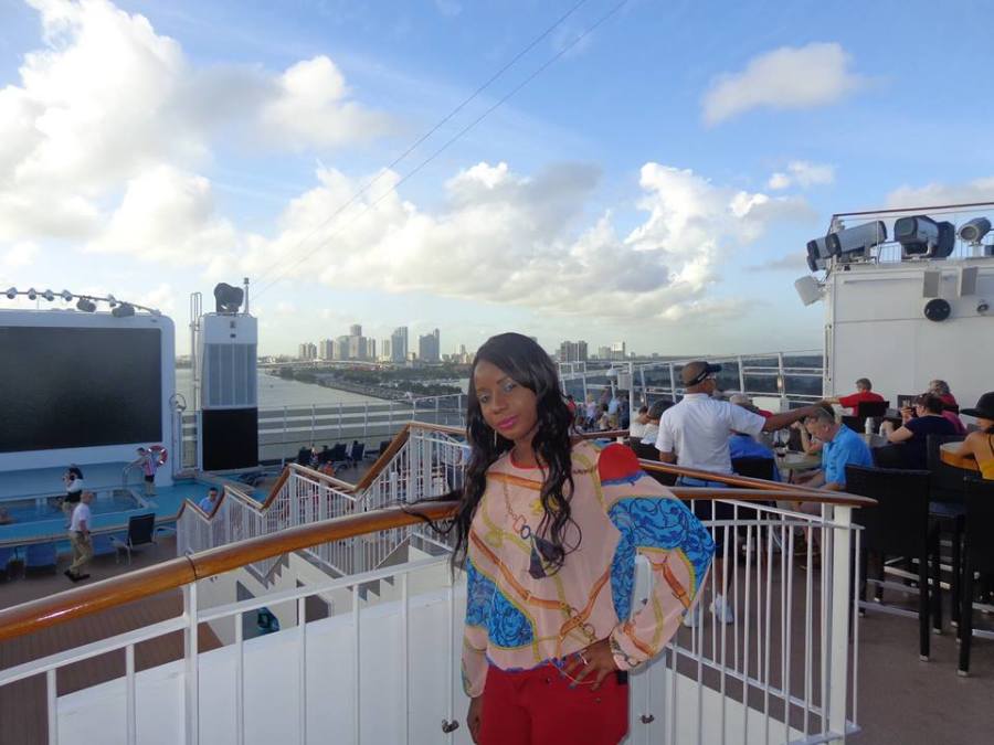 lola, 37, Hollywood, United States