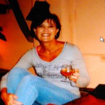 Lou, 61, Newcastle, Australia