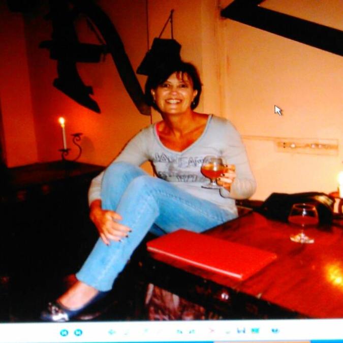 Lou, 61, Newcastle, Australia