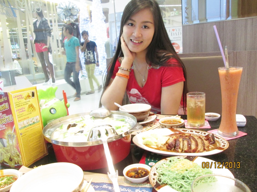 Thayata Mongkholmat, 33, Mueang Kanchanaburi, Thailand