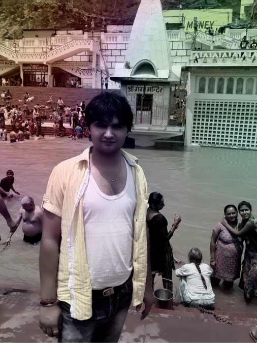 Amit, 33, Ottawa, Canada