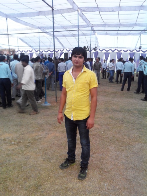 Amit, 33, Ottawa, Canada