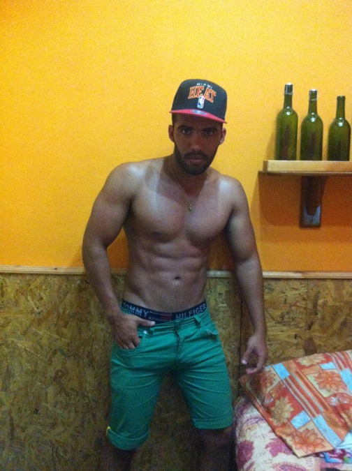 DANIEL SARABASA , 35, La Habana, Cuba