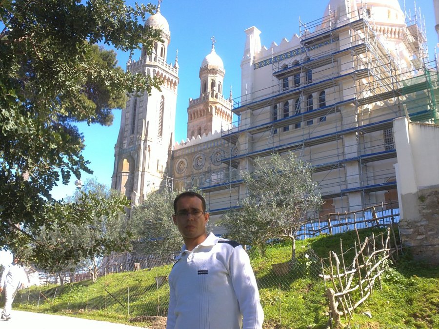 Leanne Paul, 40, Constantine, Algeria