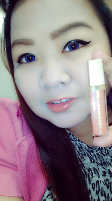 Henny, 38, Surabaya, Indonesia