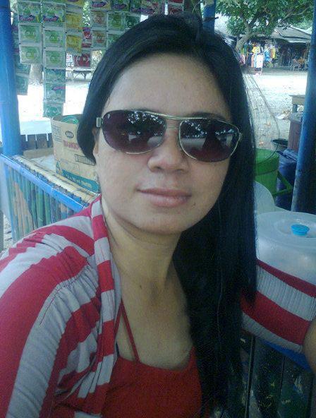 Dewi Lilyput, 46, Bandar Lampung, Indonesia