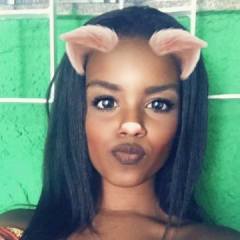 Íris Pinheiro, 28, Rio de Janeiro, Brazil