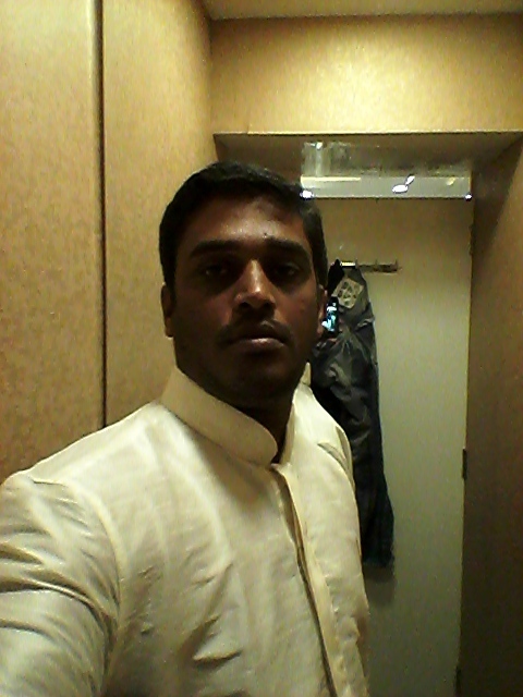 srini, 42, Dubai, United Arab Emirates