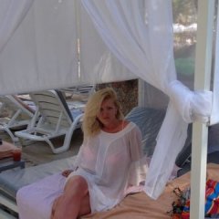 Aksana, 46, Reykjavik, Iceland