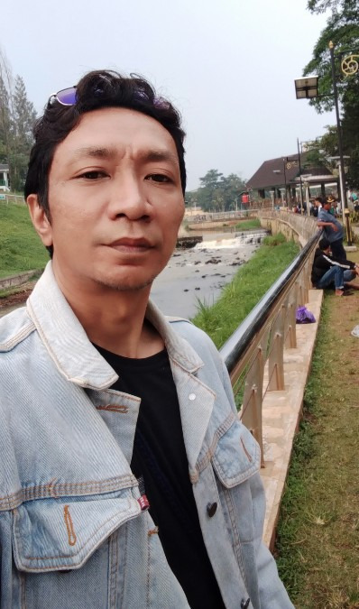 Roy Ipoel, 40, Jakarta, Indonesia