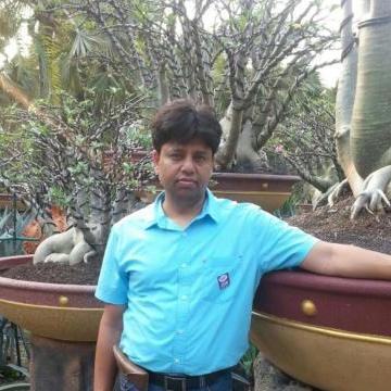 mukesh, 43, New Delhi, India