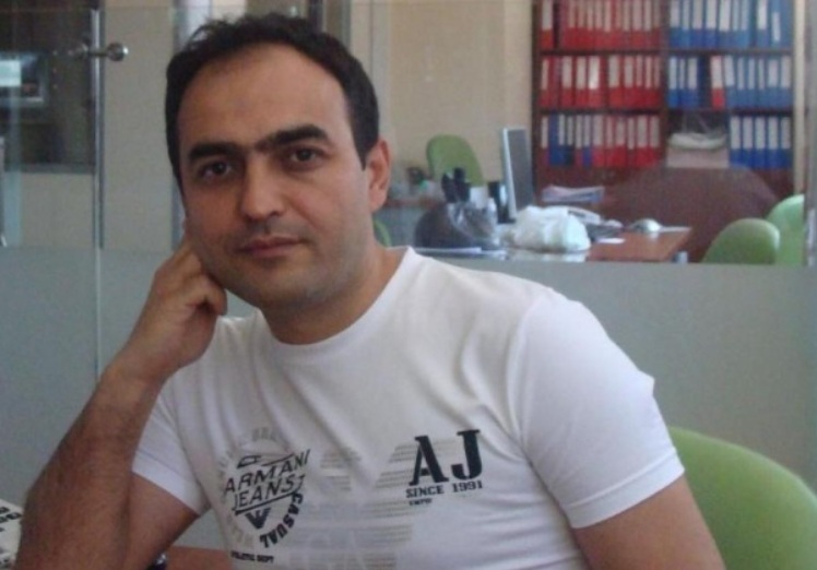 Özdemir Gazi, 48, Istanbul, Turkey