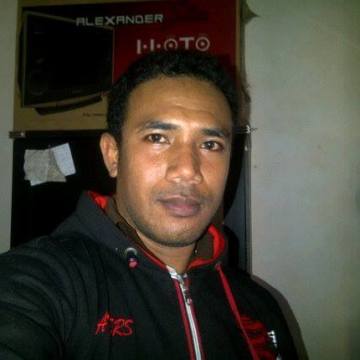 Daniel Lapa, 37, Kupang, Indonesia