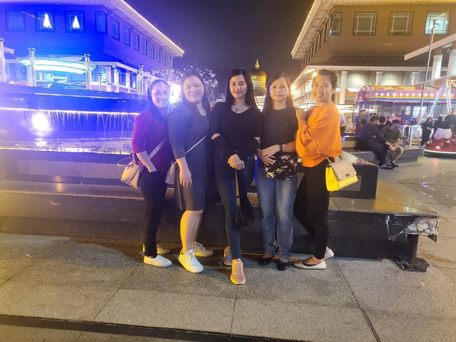 Izza, 35, Bandar Seri Begawan, Brunei Darussalam