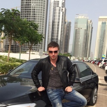 Vaga, 37, Dubai, United Arab Emirates