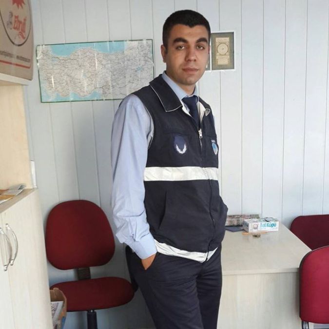 Fikret Erat, 42, Istanbul, Turkey