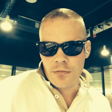 Michi, 39, Zurich, Switzerland