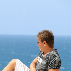 Max ree, 44, Langhorne, United States