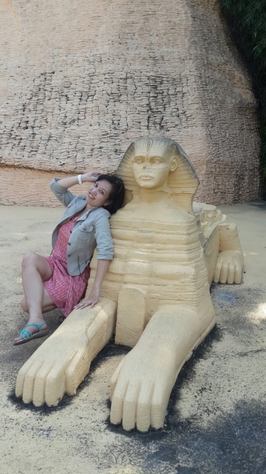 Linda, 48, Jakarta, Indonesia