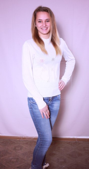 Анна, 29, Dniprodzerzhyns'k, Ukraine