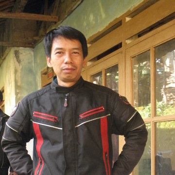 Uje Samsudin, 53, Jakarta, Indonesia