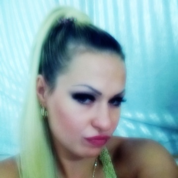 kira, 35, Dubai, United Arab Emirates