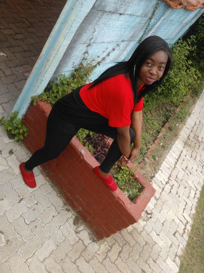 Elizabeth, 29, Gweru, Zimbabwe