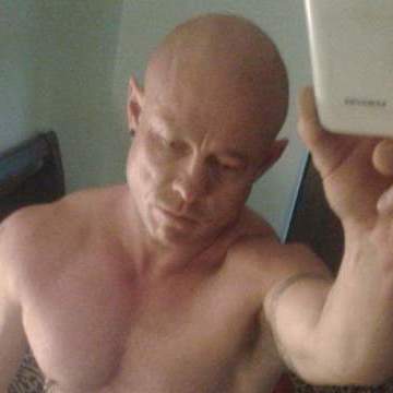 Denny Singleton, 47, Brisbane, Australia