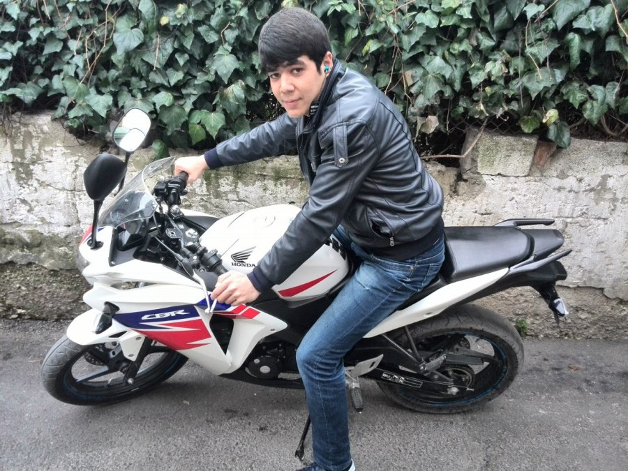 Bayram Piriyew, 30, Istanbul, Turkey