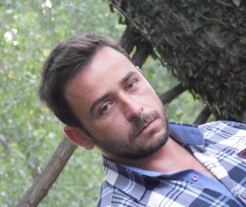 Deniz Baş, 40, Sakarya, Turkey