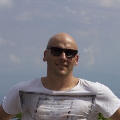 Brett, 45, Tel Aviv, Israel