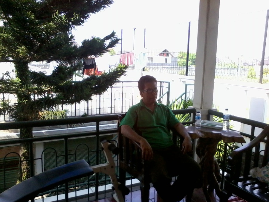 Anas, 55, Makassar, Indonesia