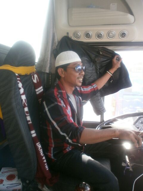 Esge Winar, 48, Indramayu, Indonesia