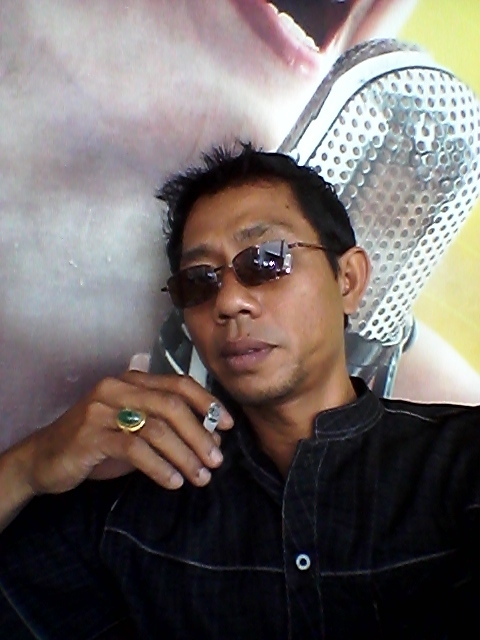 Esge Winar, 48, Indramayu, Indonesia