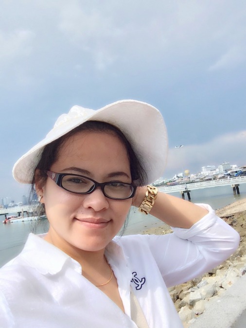 Kanokwan, 51, Bangkok, Thailand