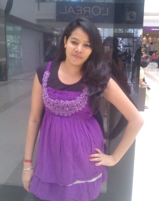Himani Dhami, 35, Ni Dilli, India