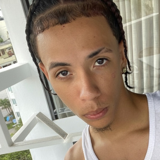 Yail Contreras, 21, Sydney, Australia