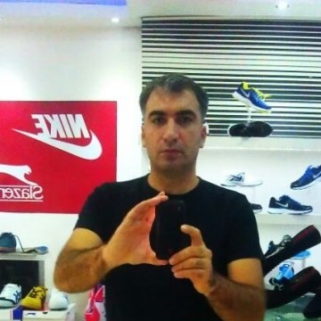 Camer Yıldız, 47, Istanbul, Turkey