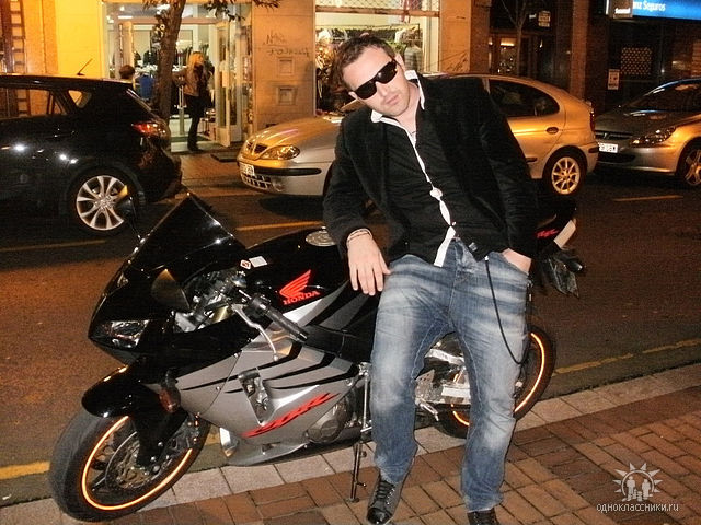 Alik, 38, Tel Aviv, Israel