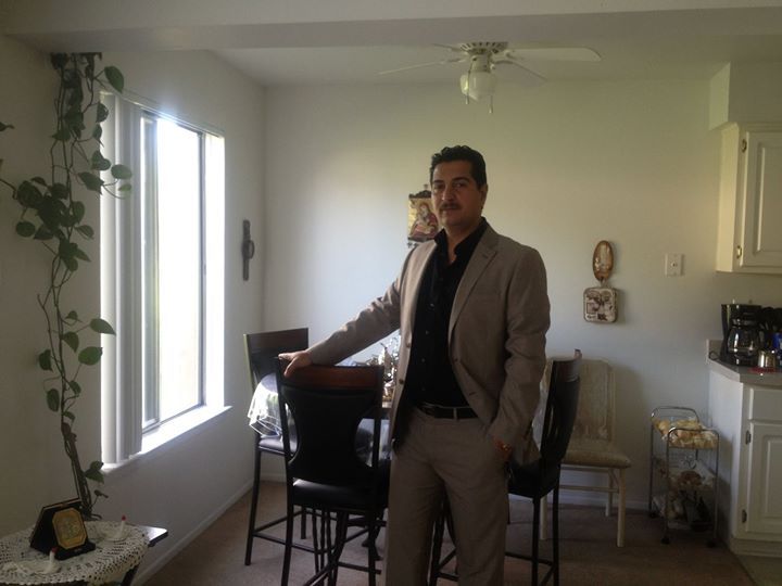 o.s, 48, Macomb, United States