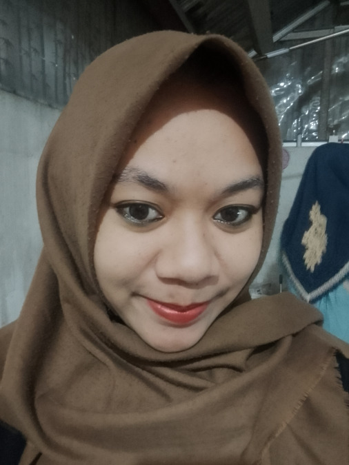 Siti Masroh, 26, Cianjur, Indonesia