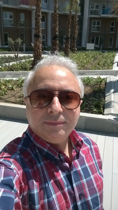 Hayder Wahab, 67, Izmir, Turkey