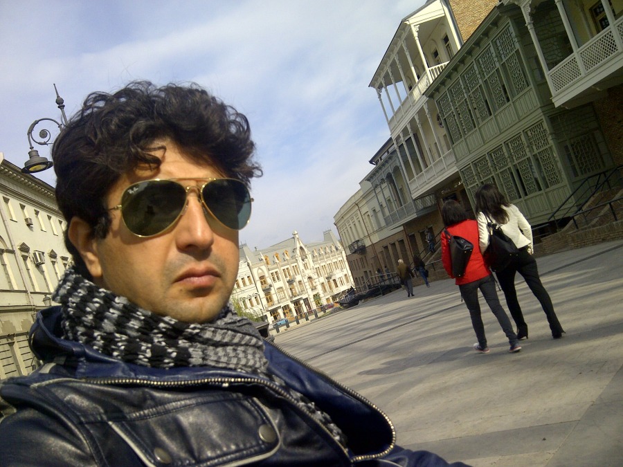 jan pour, 43, Istanbul, Turkey