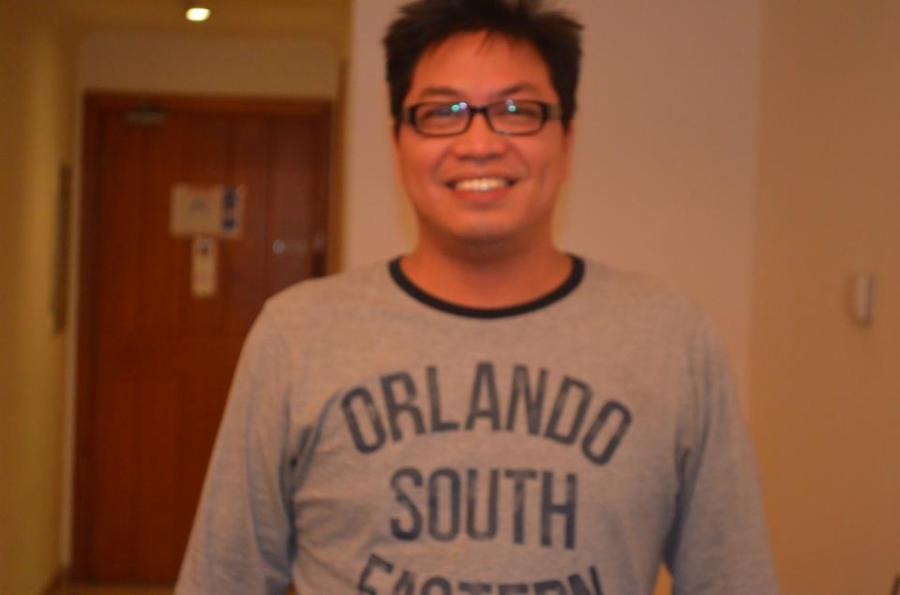 robert cruz, 55, Manila, Philippines