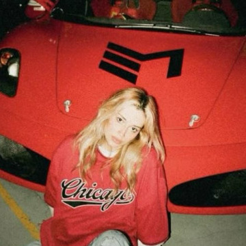 yuna, 25, Paris, Canada