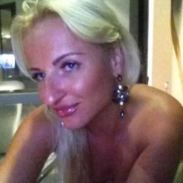 Jana, 41, Dubai, United Arab Emirates
