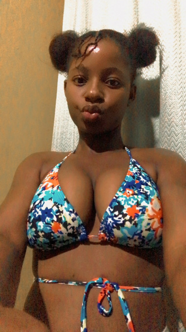 Daimy Herlandes Daimy, 19, Luanda, Angola