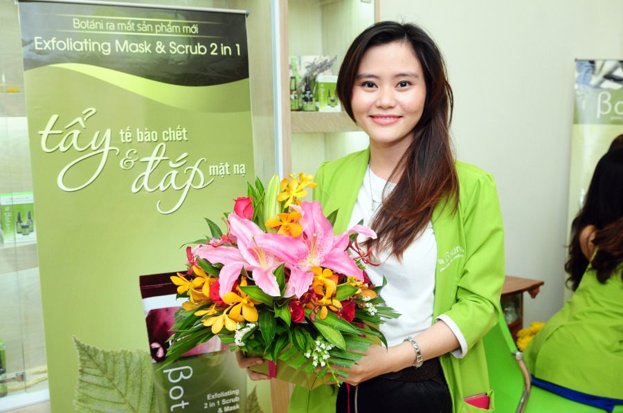 Thảo Lê, 33, 
